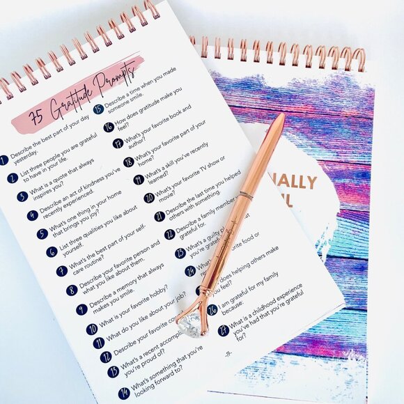 NWT Gratitude journal - Picture 2 of 3
